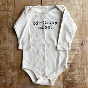 Tenth & Pine Cream 'Birthday Babe’ onesie 12-18m